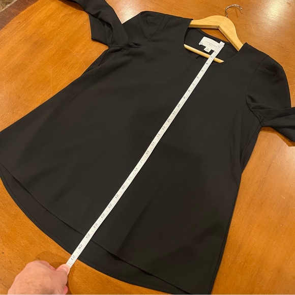 Tuckernuck Pomander Place Bedford Top Black Small High-Low Relaxed Fit Scoopneck - Picture 15 of 16